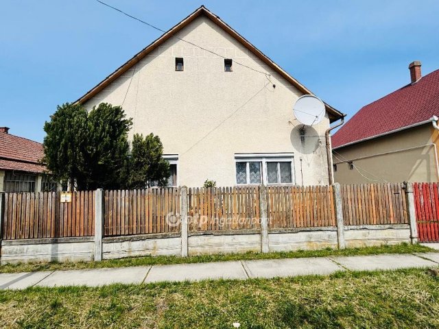 Eladó családi ház, Püspökladányban 38.5 M Ft, 2 szobás