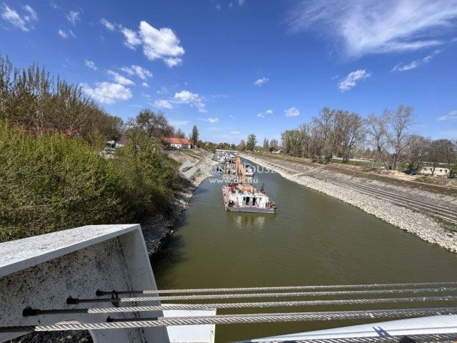 Eladó családi ház, Baján 39.5 M Ft, 2 szobás