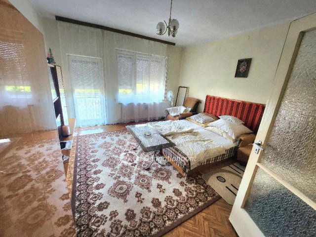 Eladó családi ház, Kazáron 25.6 M Ft, 4 szobás