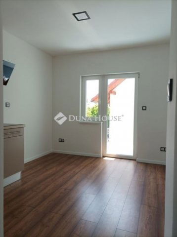 Eladó téglalakás, Budapesten, XVI. kerületben 69.9 M Ft