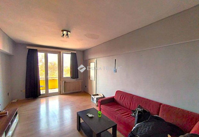 Eladó téglalakás, Szombathelyen 43 M Ft, 3 szobás