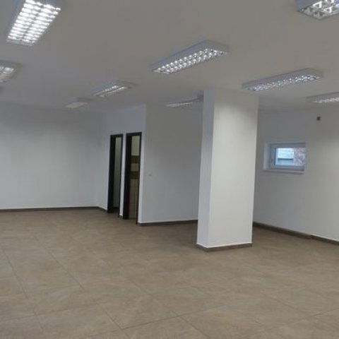 Kiadó üzlethelyiség, Győrött, Szent Imre úton 310 E Ft / hó