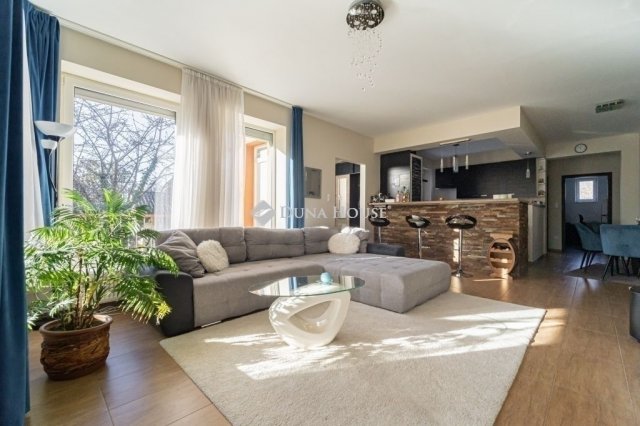 Eladó családi ház, Diósdon 159.9 M Ft, 4 szobás