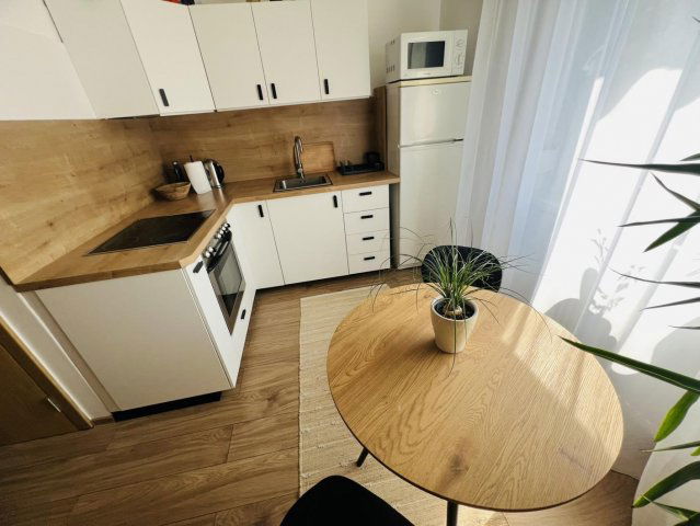 Kiadó panellakás, albérlet, Tatabányán 160 E Ft / hó, 1 szobás