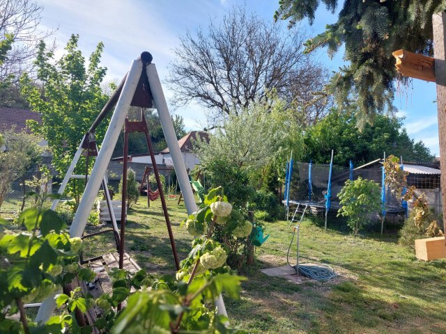 Eladó családi ház, Sárisápon 69.5 M Ft, 3 szobás