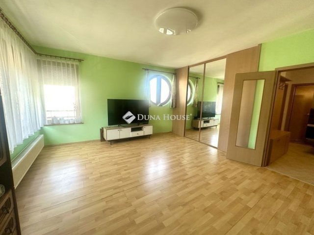 Eladó téglalakás, Budapesten, III. kerületben 110 M Ft, 4 szobás