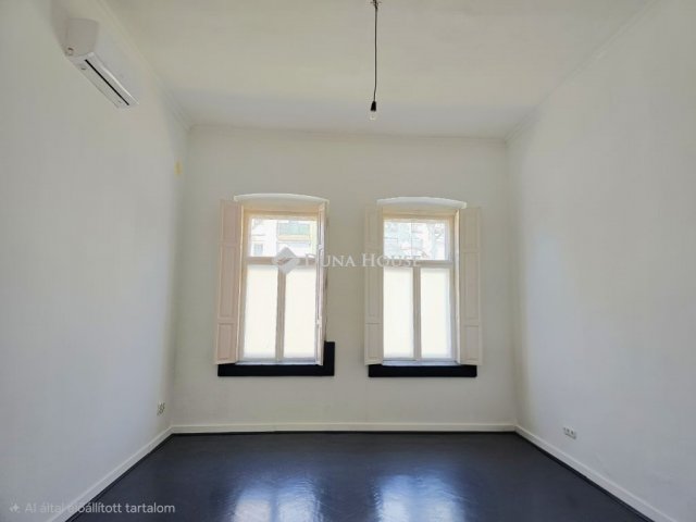 Eladó téglalakás, Pécsett 89.9 M Ft, 4 szobás