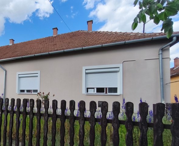 Eladó családi ház, Szankon 25.99 M Ft, 2+1 szobás