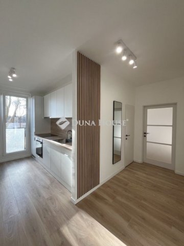 Eladó panellakás, Pécsett 54.9 M Ft, 2 szobás