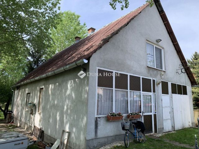 Eladó családi ház, Pilisen 44.9 M Ft, 4 szobás