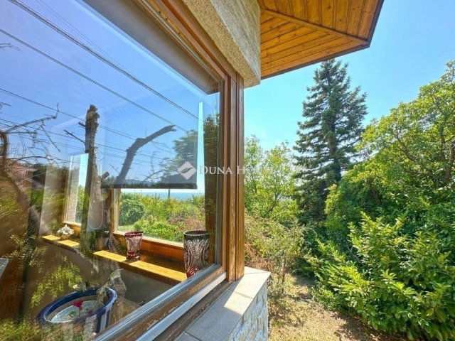 Eladó családi ház, Szentendrén 200.8 M Ft, 6 szobás
