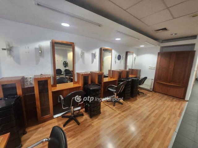 Eladó üzlethelyiség, Budapesten, IV. kerületben 75 M Ft