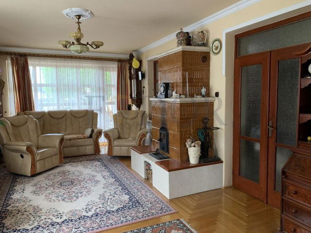 Eladó családi ház, Vecsésen 165 M Ft, 5 szobás