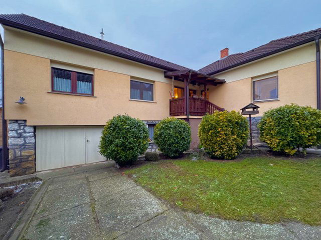 Eladó családi ház, Bonyhádon 89.9 M Ft, 4 szobás