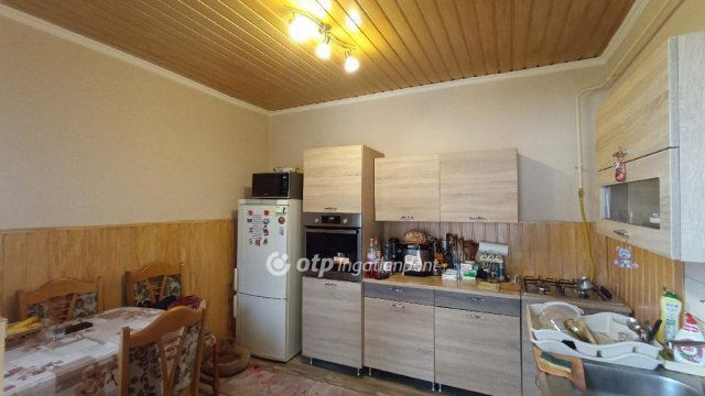 Eladó családi ház, Jászfényszarun 27.9 M Ft, 3 szobás