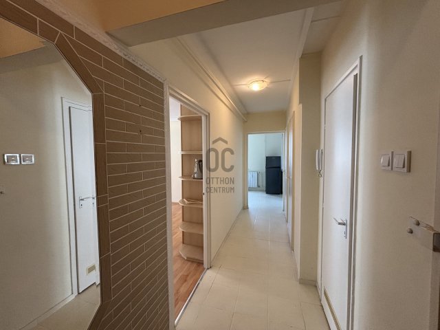 Eladó panellakás, Kecskeméten 46.8 M Ft, 2 szobás