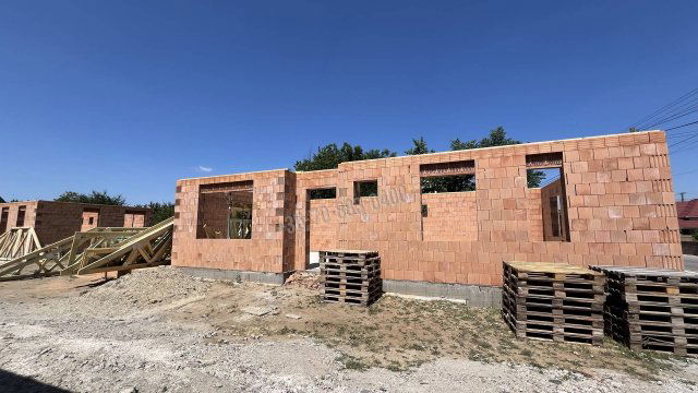 Eladó családi ház, Újhartyánon 89.9 M Ft, 4 szobás