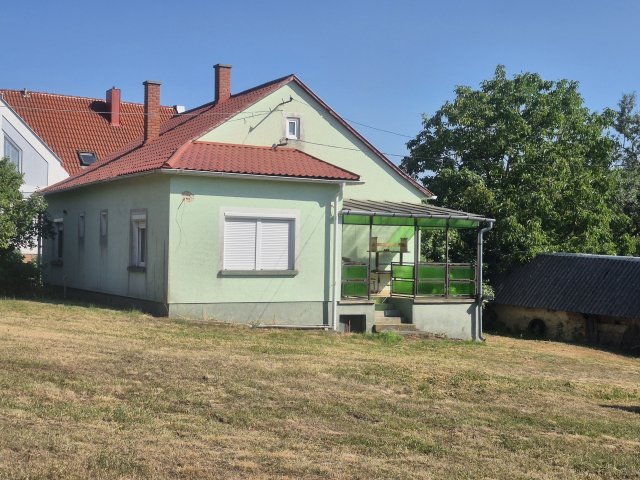 Eladó családi ház, Gyenesdiáson 109.9 M Ft, 4+1 szobás