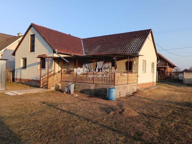 Eladó családi ház, Csévharaszton 62 M Ft, 4 szobás