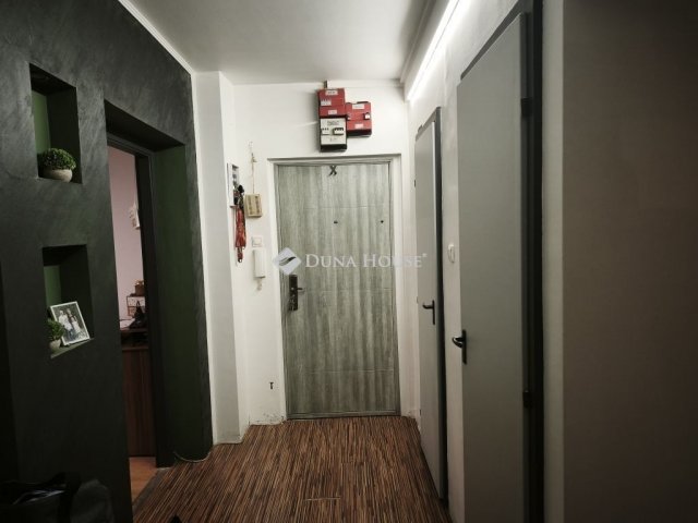 Eladó panellakás, Szombathelyen 56.5 M Ft, 2+1 szobás