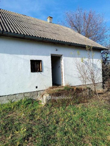 Eladó családi ház, Apagyon 15 M Ft, 3 szobás