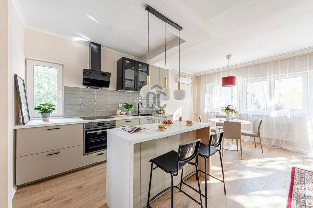 Eladó téglalakás, Budapesten, III. kerületben 114 M Ft, 3 szobás