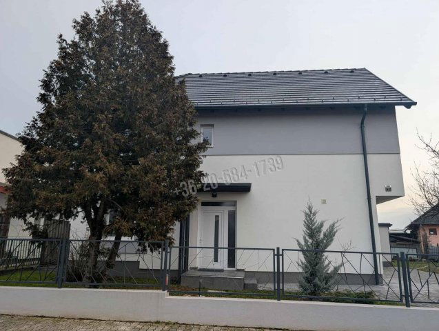 Eladó családi ház, Hévízen 119.9 M Ft, 3 szobás