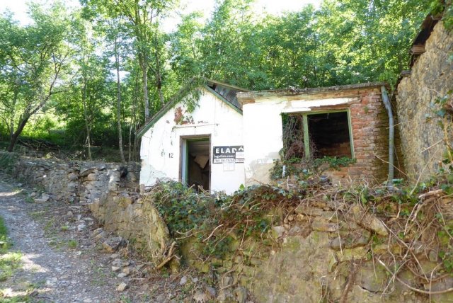 Eladó családi ház, Pécsett, Szkókó tető dűlőn 15.6 M Ft