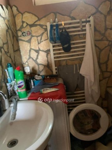 Eladó családi ház, Fóton 64.5 M Ft, 3 szobás