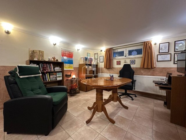 Eladó családi ház, Fóton 399 M Ft, 9+2 szobás