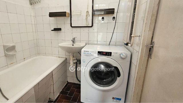 Eladó téglalakás, Budapesten, V. kerületben 110 M Ft, 3+1 szobás