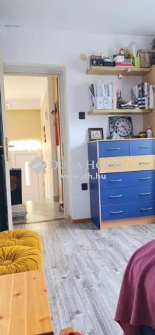 Eladó családi ház, Szentendrén 114.9 M Ft, 4 szobás