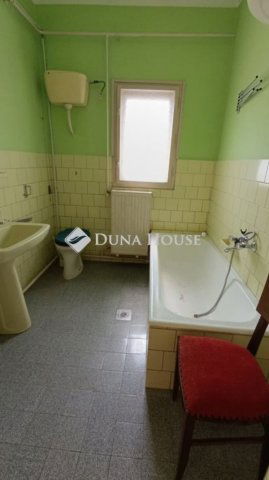 Eladó családi ház, Bólyban 58 M Ft, 6 szobás