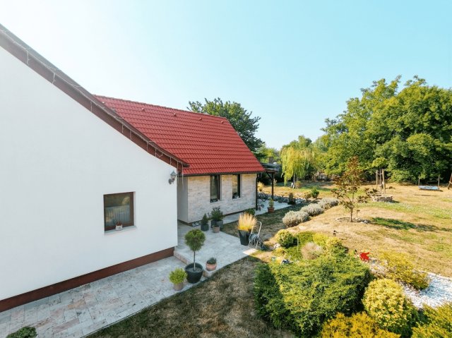 Eladó ikerház, Litéren 139.5 M Ft, 5 szobás