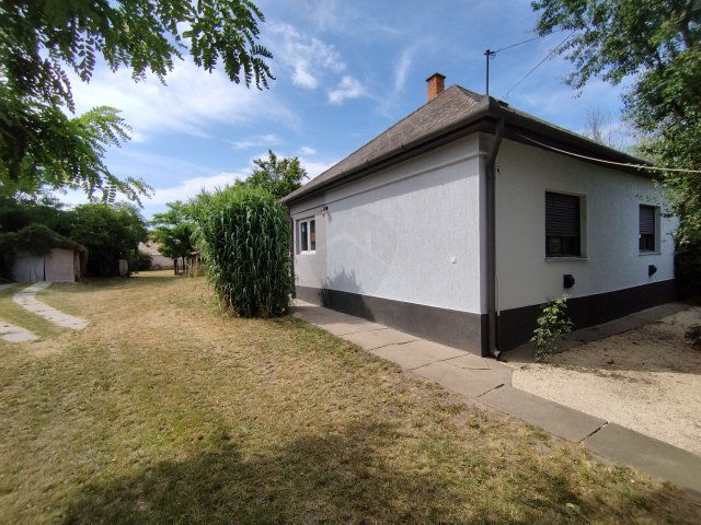 Eladó családi ház, Nagykökényesen 32 M Ft, 2+1 szobás