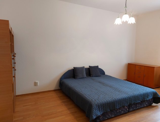 Eladó téglalakás, Szolnokon 0.12 M Ft, 1 szobás