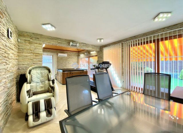 Eladó családi ház, Budapesten, XVII. kerületben 350 M Ft