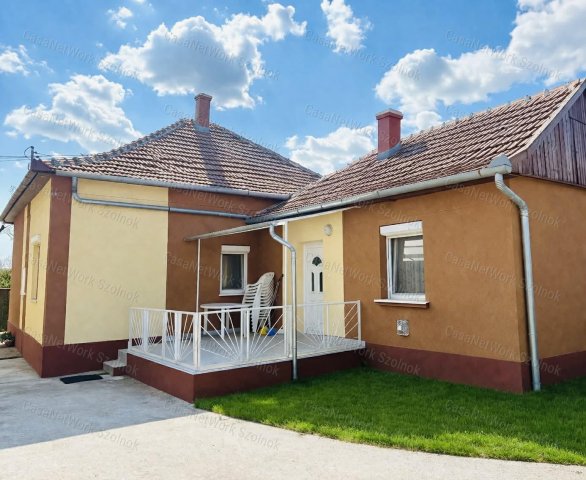 Eladó családi ház, Újszászon 36.5 M Ft, 3 szobás