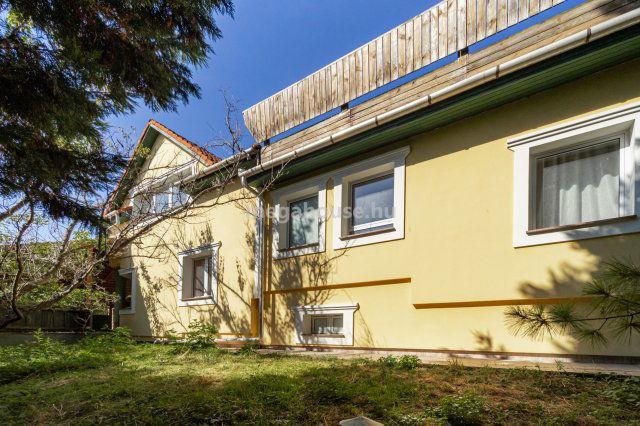 Eladó családi ház, Budapesten, III. kerületben 283 M Ft