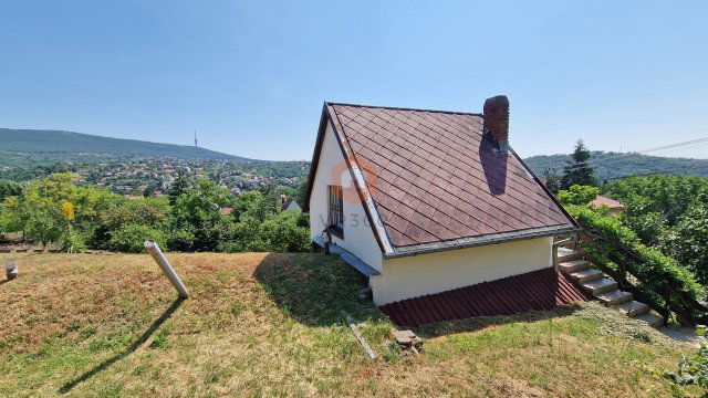 Eladó családi ház, Pécsett 18 M Ft, 1 szobás