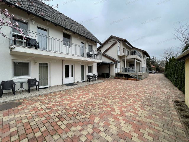 Eladó hotel, Hajdúszoboszlón 299 M Ft, 12 szobás