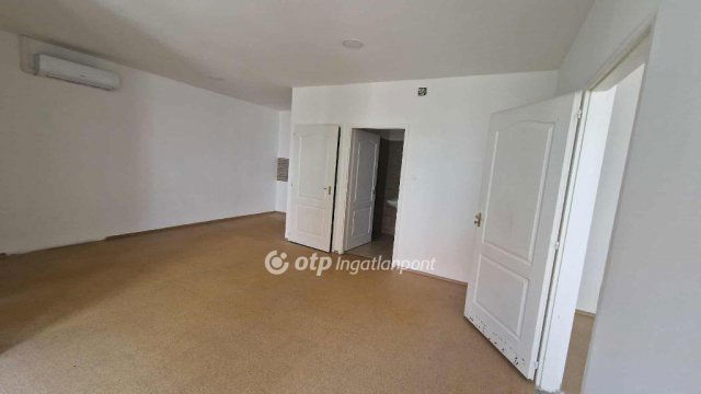 Eladó téglalakás, Tápiószelén 25.99 M Ft, 2 szobás