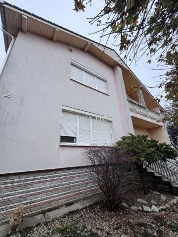 Eladó családi ház, Vecsésen 149.99 M Ft, 5 szobás