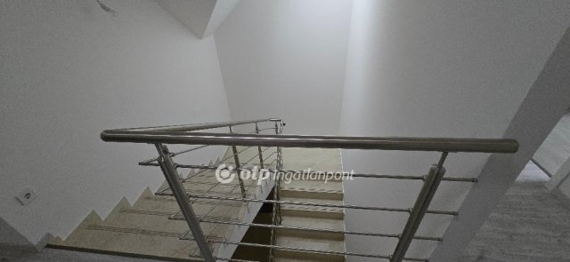 Eladó családi ház, Debrecenben 180 M Ft, 3 szobás