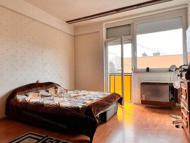 Eladó panellakás, Gödöllőn 49 M Ft, 1+1 szobás