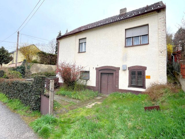 Eladó családi ház, Pécsett 33.9 M Ft, 2+1 szobás