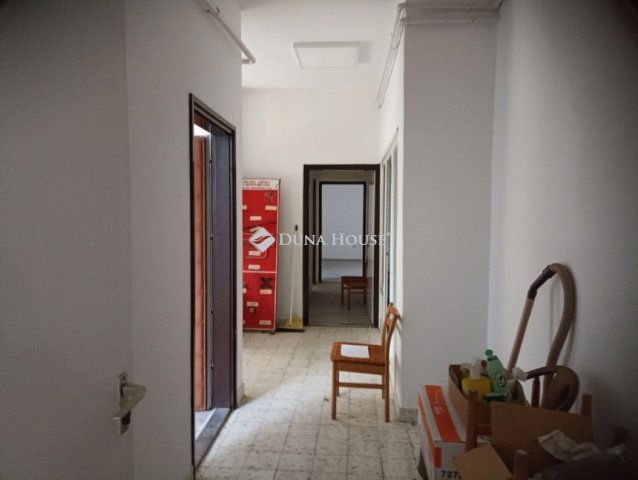 Eladó iroda, Nagykanizsán 120 M Ft / költözzbe.hu