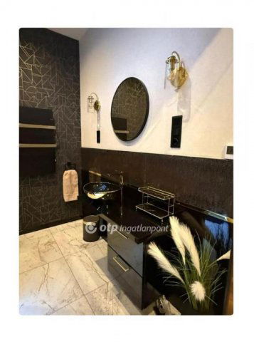 Eladó családi ház, Biatorbágyon 349.9 M Ft, 9 szobás