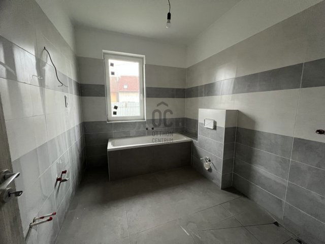 Eladó családi ház, Szigetszentmiklóson 129 M Ft, 5 szobás