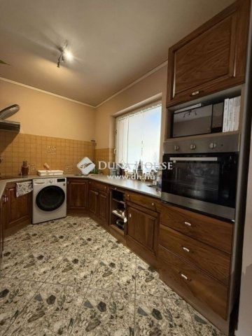 Eladó családi ház, Vecsésen 59.9 M Ft, 2 szobás